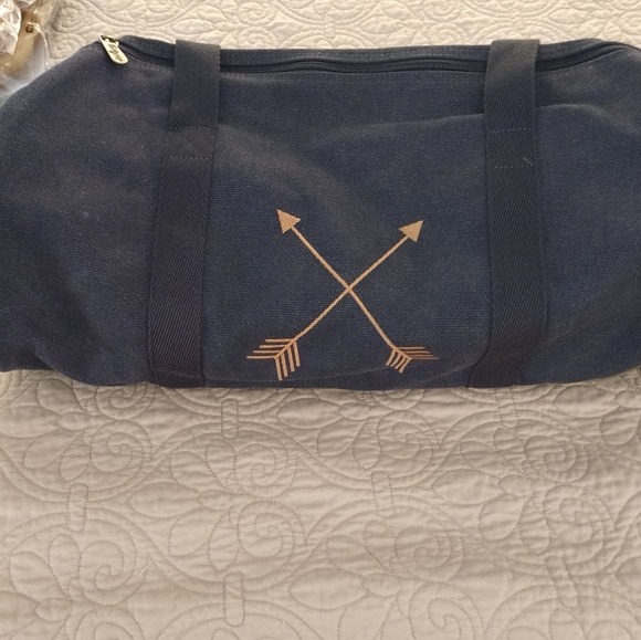 thirty-one Other - Navy Blue Canvas Duffel Bag with Arrow Design